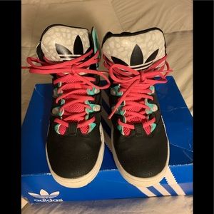 Women’s Multi color high top Adidas.